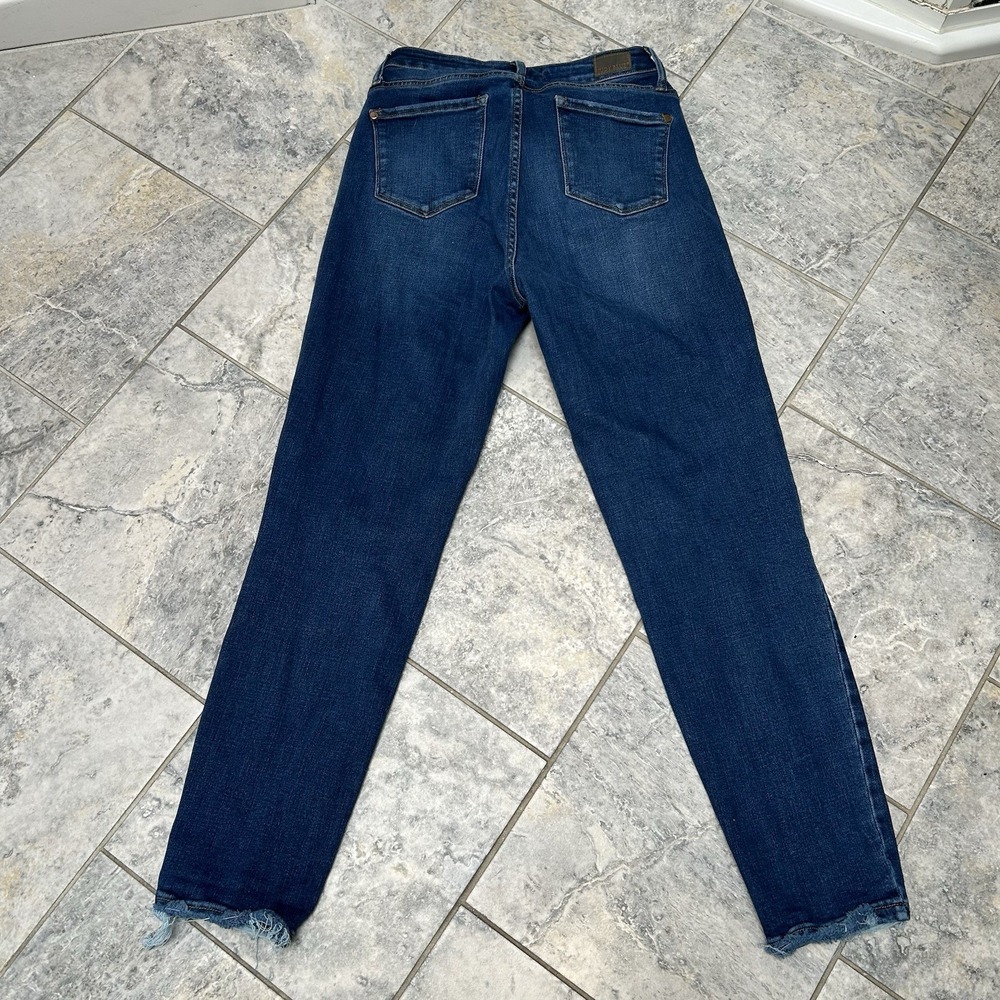 Judy Blue Slim Fit Hi-Rise Jean Size 7/28 Style #84136 Minor Distressing Raw Hem - Picture 6 of 6